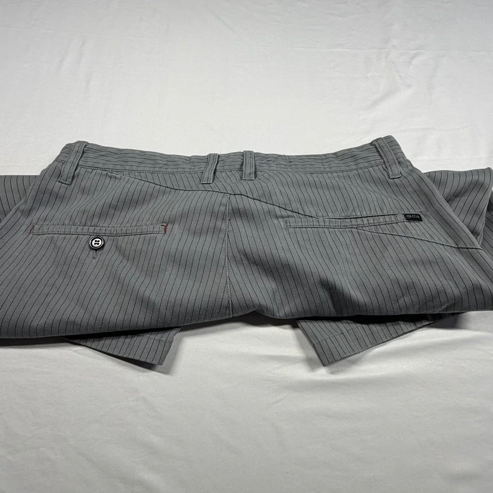 Volcom Men's Shorts Grey W/ Black Pinstripes 33in Waist Skate Surf Snow